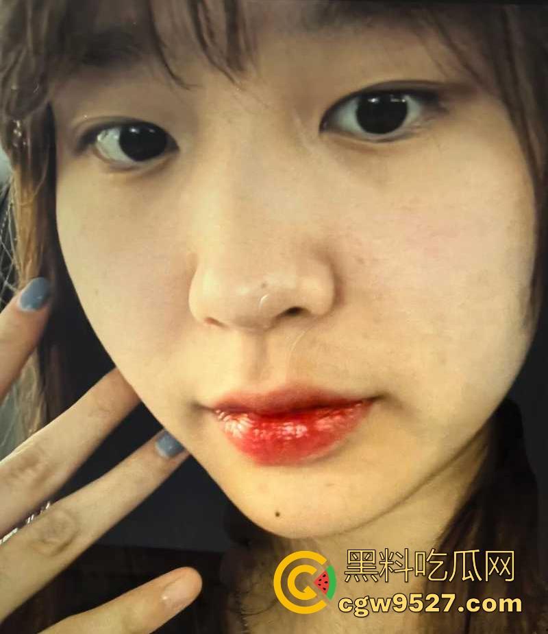 湖南师范学院00后【李小晴】做爱视频被男友曝光，巨乳翘臀画面露骨火辣，喜欢后入猛干淫水四溅！-1