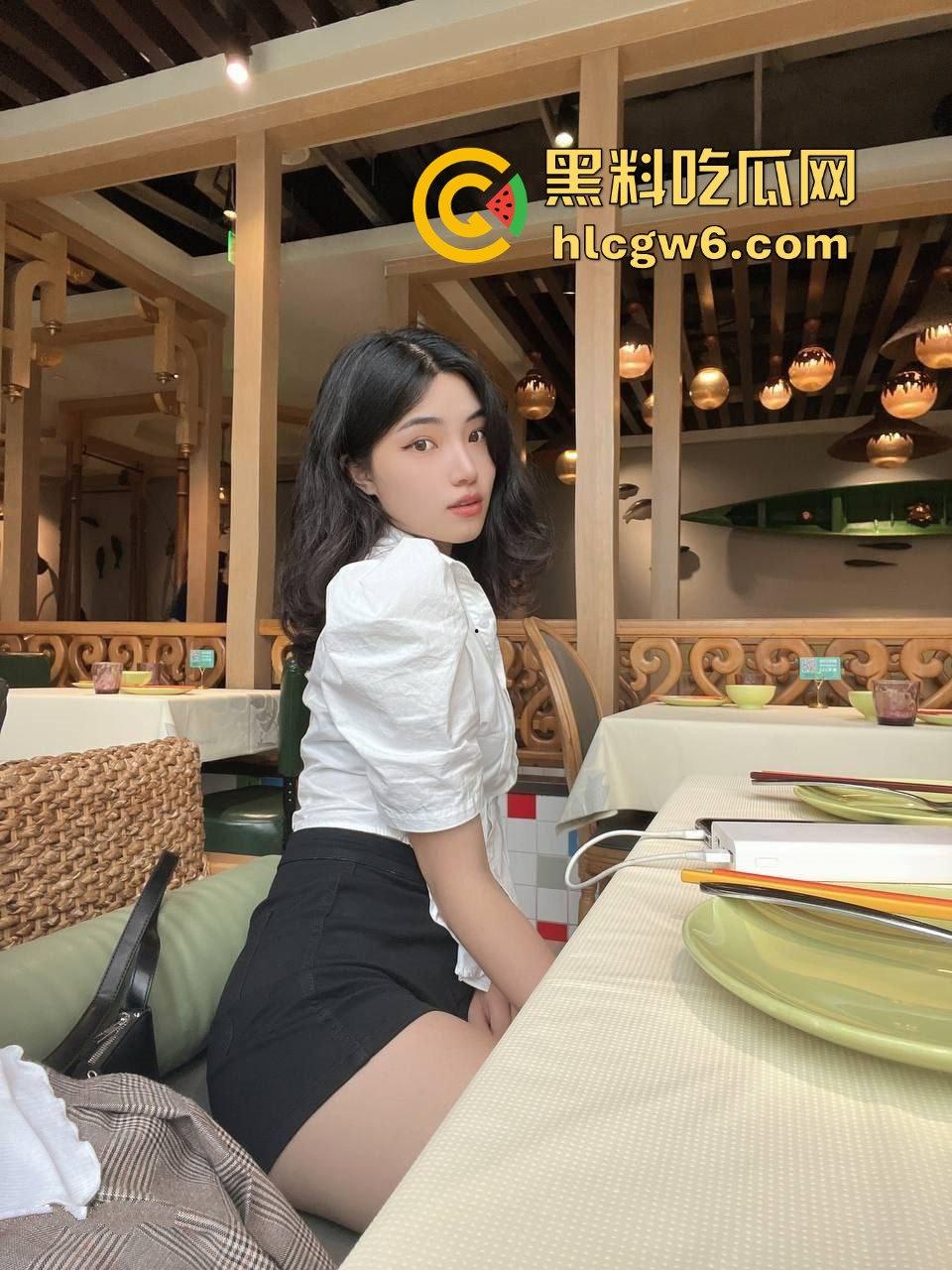 宁夏【夏梦雪】掰开嫩穴等你来，想插进去射怀你们的结晶？别做梦了 没几百万别谈生孩子，想操她花3千就够！-7