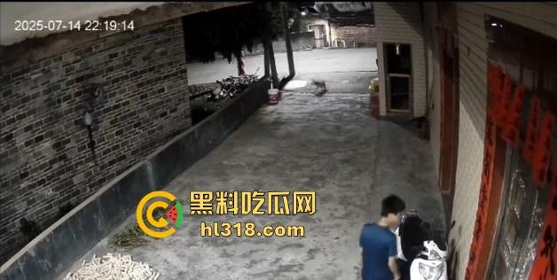 不是哥们电瓶车你也不放过吗?是哪位瓜友速速站出来,趁小姐姐不在射她车座是吧!射完头也不回!-3