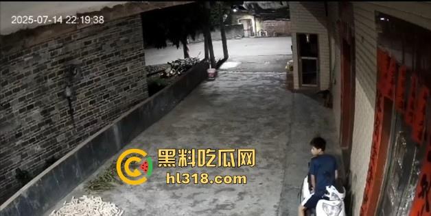 不是哥们电瓶车你也不放过吗?是哪位瓜友速速站出来,趁小姐姐不在射她车座是吧!射完头也不回!-7