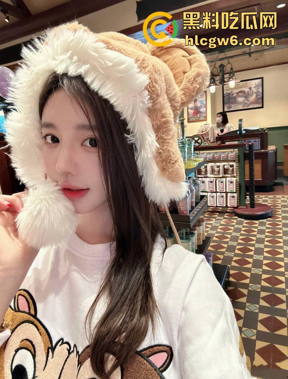 天津精神小妹【孙琪琪】按月包养服务，4K价格体验8次，情趣丝袜搭配角色扮演，这骚妹子把代入感拿捏得死死的！-7