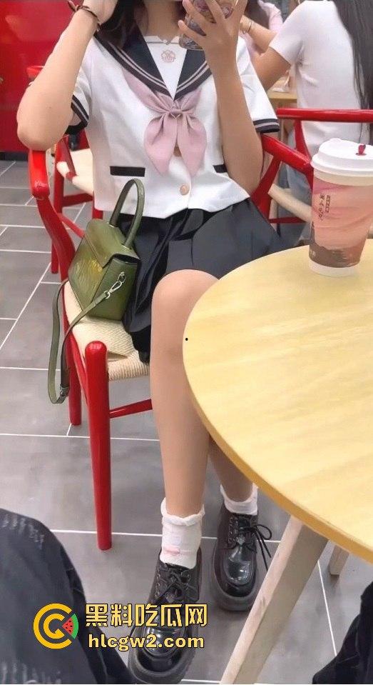 欠操JK水手服00后学妹『邹思琪』被干的嗷嗷直叫  瓜友约炮打卡新战绩，水流喷射骚声入魂！-5