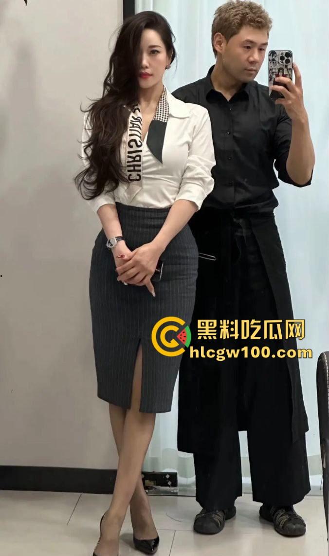 抖音高挑性感御姐网红『C姨 』定制福利自慰扣穴性爱流出 高贵气质完美身材榨精女神，做金主听话的奴隶！-2