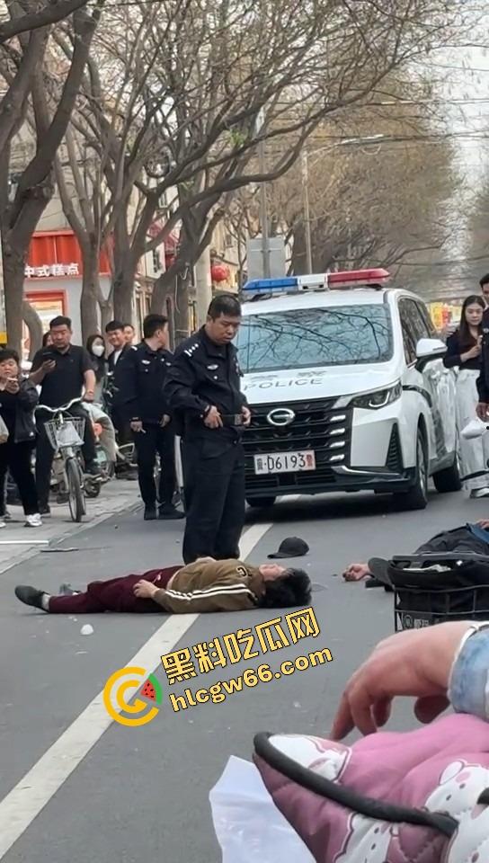 郑州人神共愤事件，当兵16年白练了，回家不是孝敬父母，是为个丑小三把爹妈打进医院！-13