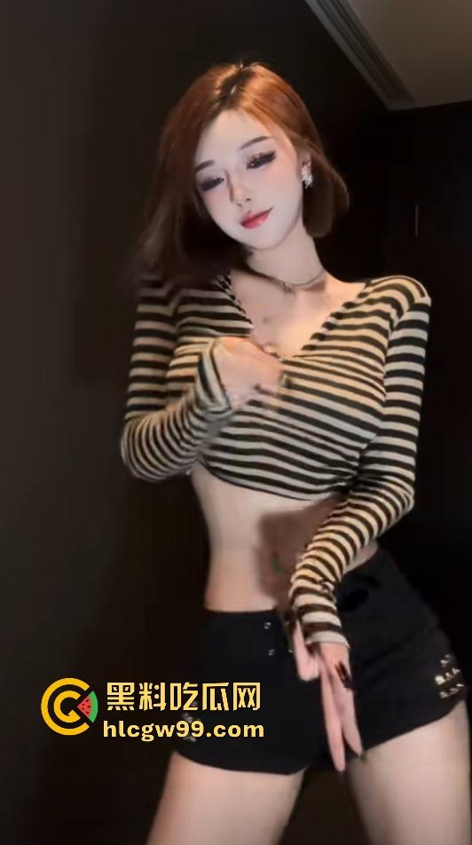 抖音282万粉大长腿御姐【DJ Nico】爱跳舞泄密,金主爸爸无套内射精致美穴,原来是个拜金婊,粉丝心碎!-10