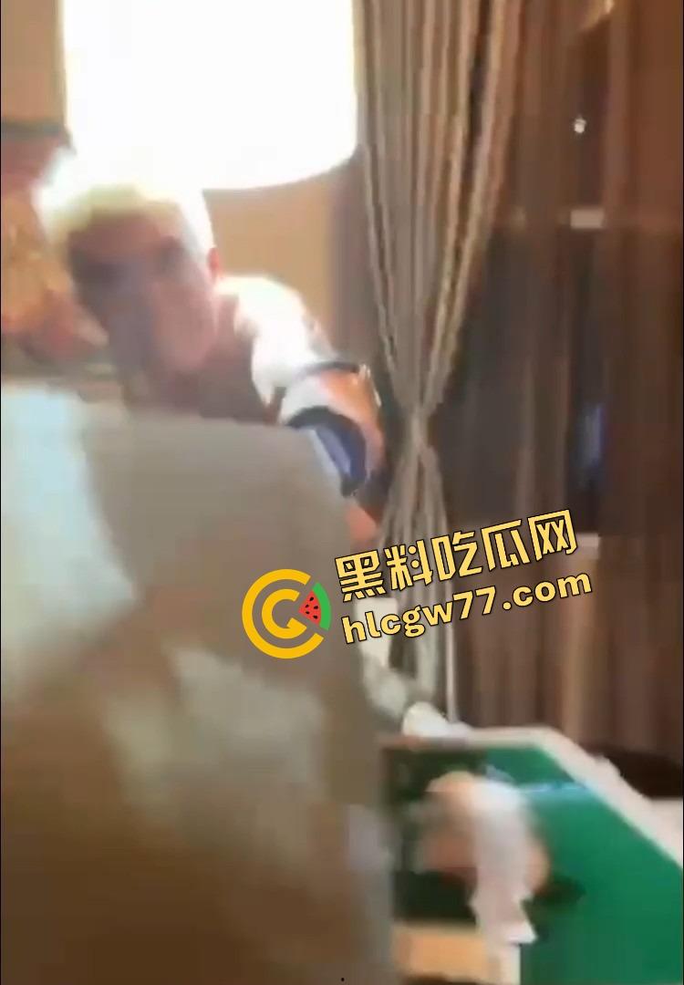 抖音精神小伙『周子磊』人设爆炸,舔粉网红转身自拍猛干6连发,评论区全是要资源的哥们!-10