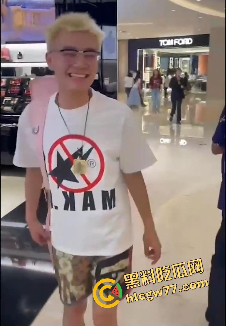 抖音精神小伙『周子磊』人设爆炸,舔粉网红转身自拍猛干6连发,评论区全是要资源的哥们!-13