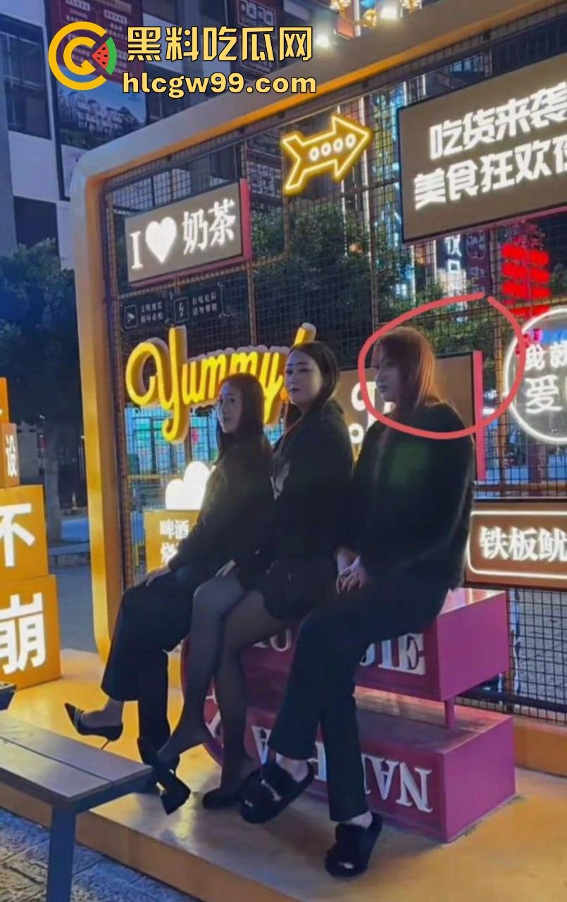 云南楚雄00后超嫩反差妹【李华美】多个快手抖音账号,极品身材颜值身体嫩的出水,性爱视频照片爆光流出。-8