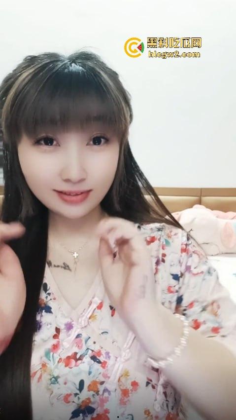 抖音大奶网红『我叫欧阳哟』巨乳上下弹跳啪啪全程露脸,口交姿势浪到不行 高潮时还对镜自拍自慰!-5