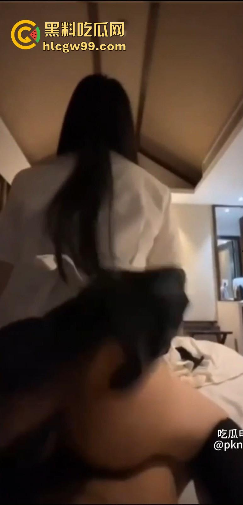 云南楚雄00后超嫩反差妹【李华美】多个快手抖音账号,极品身材颜值身体嫩的出水,性爱视频照片爆光流出。-11