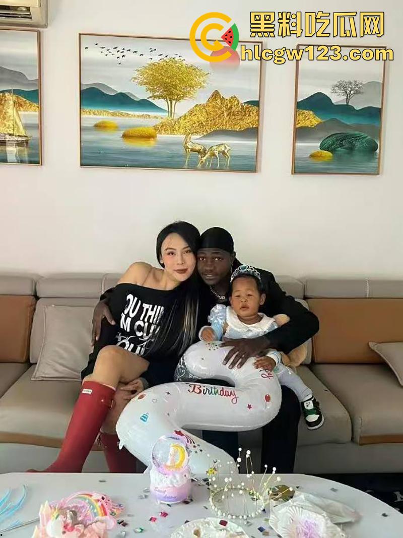 媚黑婊骚逼嫁大屌黑人,不收彩礼随便玩,一步到胃疯狂撞击,据说和黑人回到老家,还被多人轮奸呢!-2