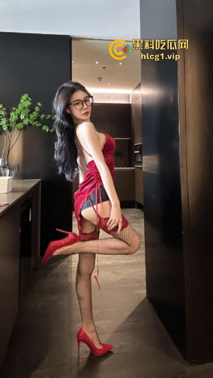 群友曝光 抖音100万粉丝 黎允熙baby 下海了 门槛3000 一次三万！-4