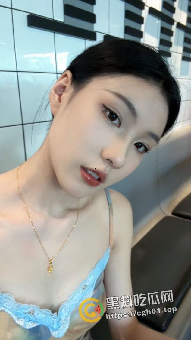 传媒大学校花学姐的美脚诱惑 足控狂喜 学姐别舔了 快放我嘴里-4