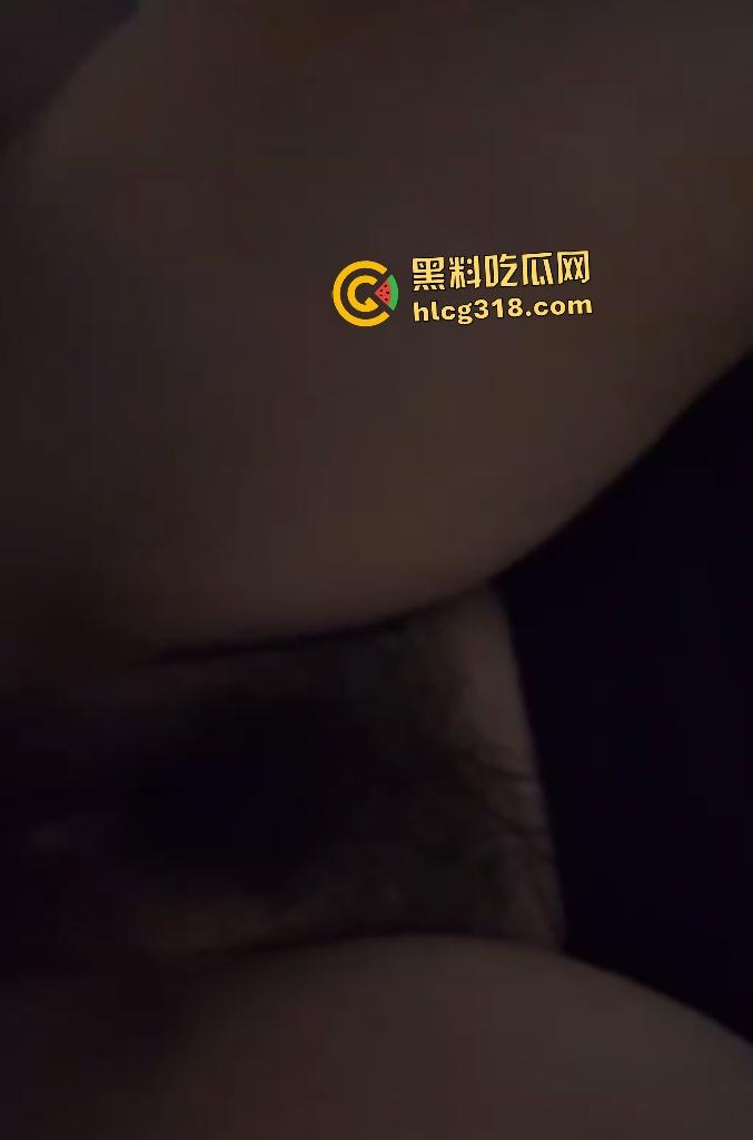 四川成都高中生【蒋佳佳】被调教穿情趣制服！生活照苗条，床上却是巨乳丰满身材！-5