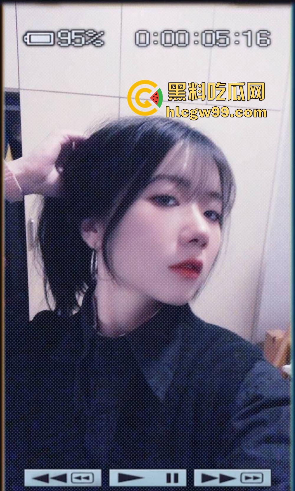 贵阳职业技术学院骚逼『 林思媛』为了学生会长宝座送逼求操，巨乳翘臀被学长们轮流操到爽翻天！-2