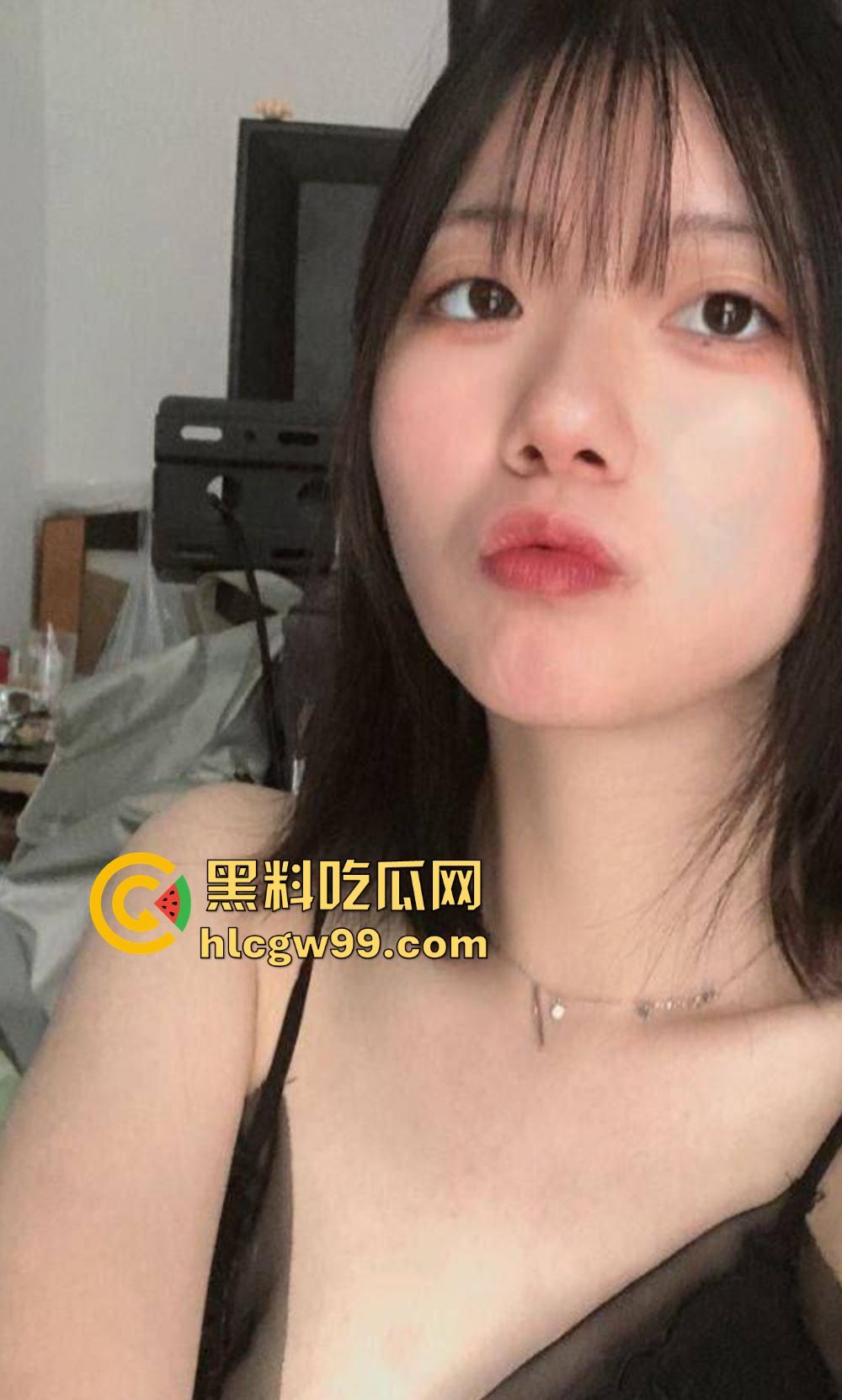 贵阳职业技术学院骚逼『 林思媛』为了学生会长宝座送逼求操，巨乳翘臀被学长们轮流操到爽翻天！-8