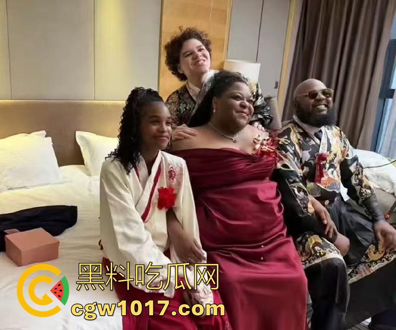 有钱就是豪横啊！山东小伙娶美国黑新娘，嫁妆1000万美金和多处房产，新娘好像不喜欢这门婚事，一直黑着脸呢！-2