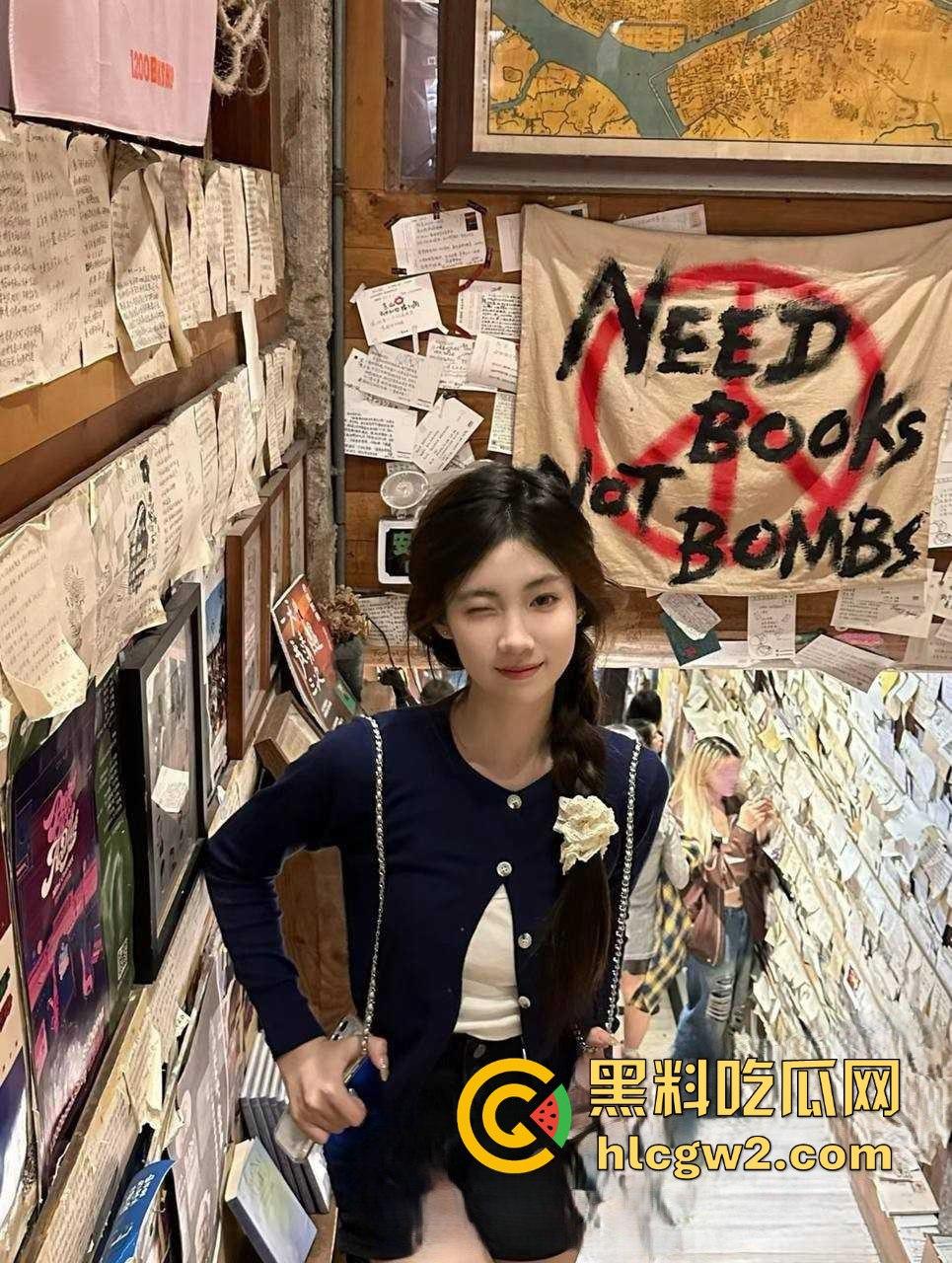 厦门永劫网瘾少女『方若瑶』被爆!骚得无药可救 全网最粉粉嫩鲍鱼被无套乱操,舔鸡巴舔到满脸精液!-20