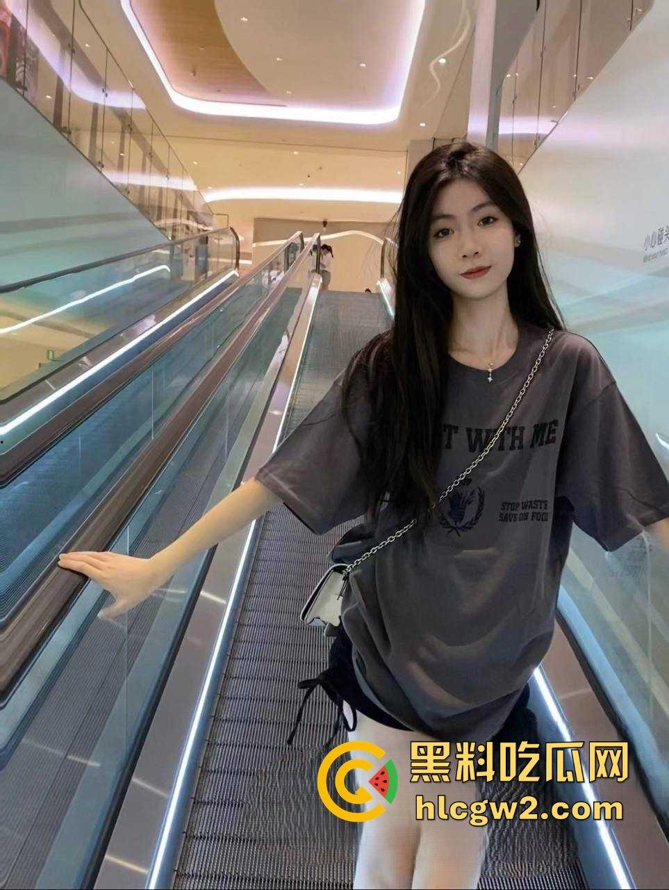 厦门永劫网瘾少女『方若瑶』被爆!骚得无药可救 全网最粉粉嫩鲍鱼被无套乱操,舔鸡巴舔到满脸精液!-21