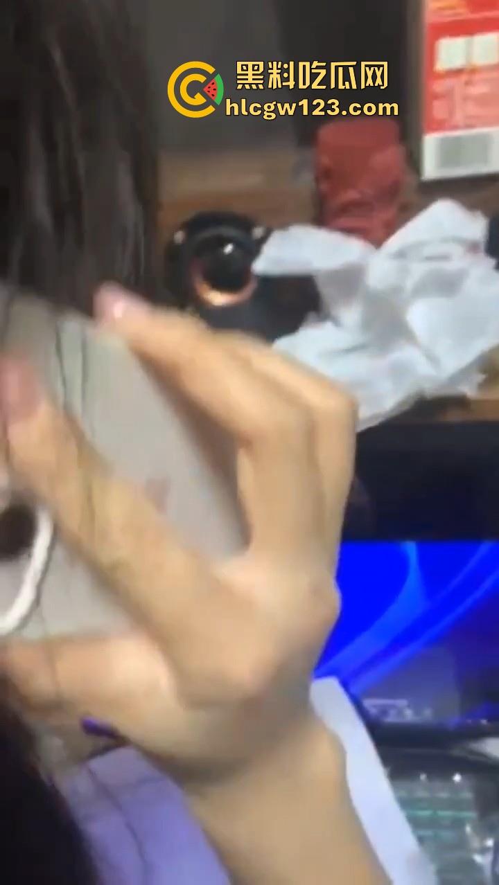 社交软件约炮极品大学生 见面就直接干 一边接电话一边后入 完全顶不住全射进去了！-8