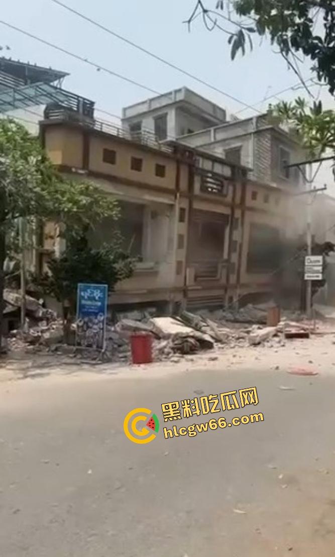 缅甸瓦城突发7.9级强震，中印孟老缅泰全体摇烂，泰国人民逃命式冲出大厦，猪仔们你们还好吗？-7