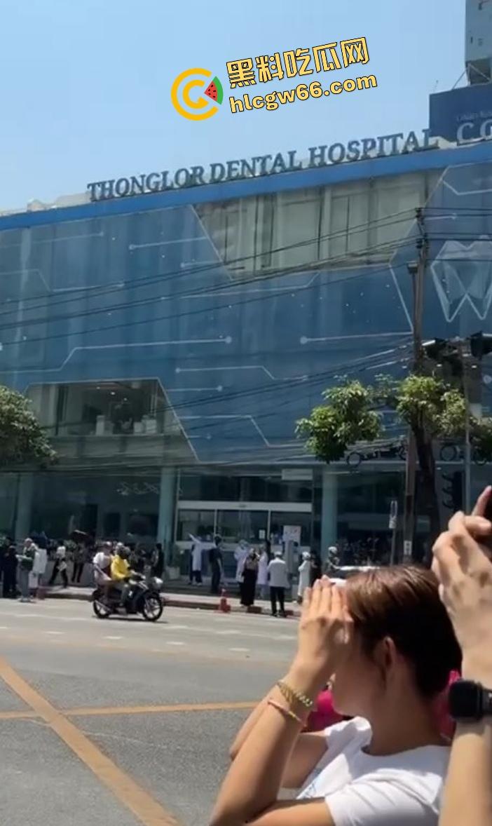 缅甸瓦城突发7.9级强震，中印孟老缅泰全体摇烂，泰国人民逃命式冲出大厦，猪仔们你们还好吗？-12