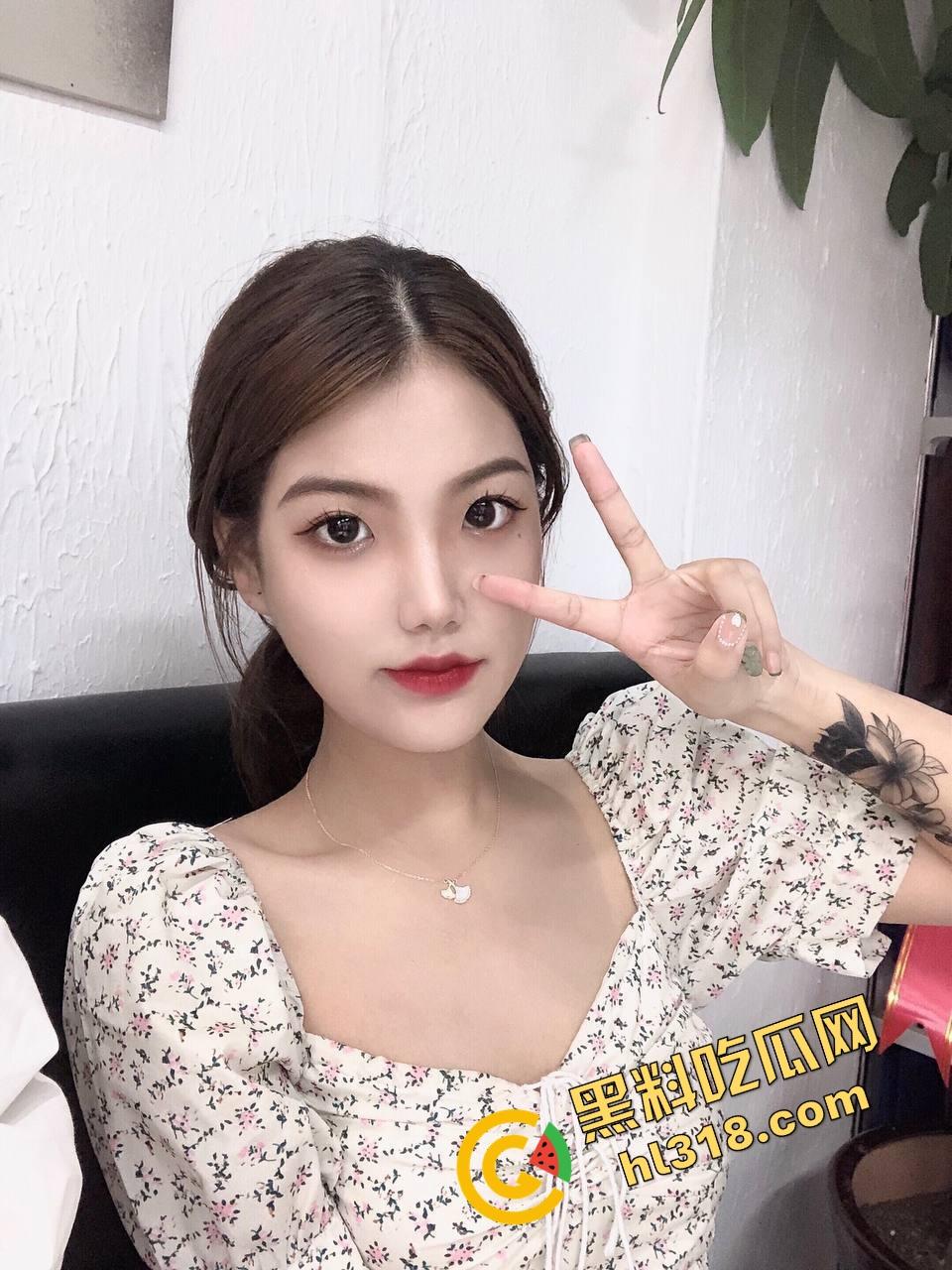 盐城03年大三实习幼师『赵明』下班开房等男友,主动翘臀舔唇女上位骑射,床单湿透全程高能!-3