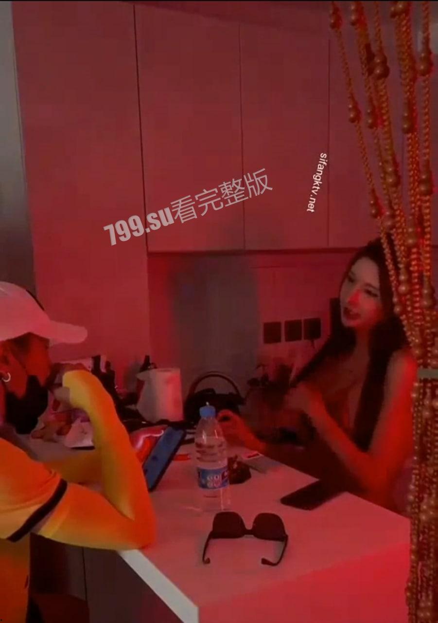 抖音重磅 颜值巅峰网红主播 欣桐 付费剧情勾引美团小哥-2