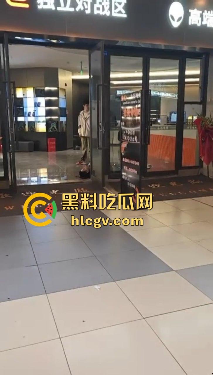 四川郫县00后小伙讨薪变命案!怒捅中介老师后自割脖子,十几刀下去仍然下不去手!-8