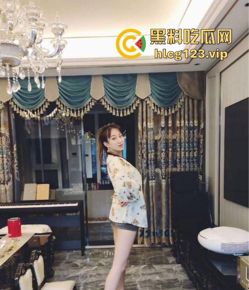 北京市西城区少妇【张雪】私拍流出！肥臀掰开无毛虎逼一览无遗，疯狂抽插淫叫连连！-3