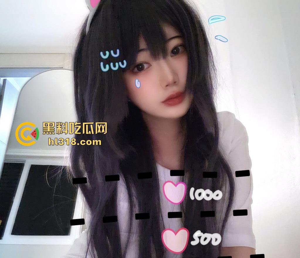 不用脱，要的就是初音未来！极品cosr私房约拍，拍完就地正法淫乱魅魔，镜前无套后入，吐舌头翻白眼极其淫荡！-1