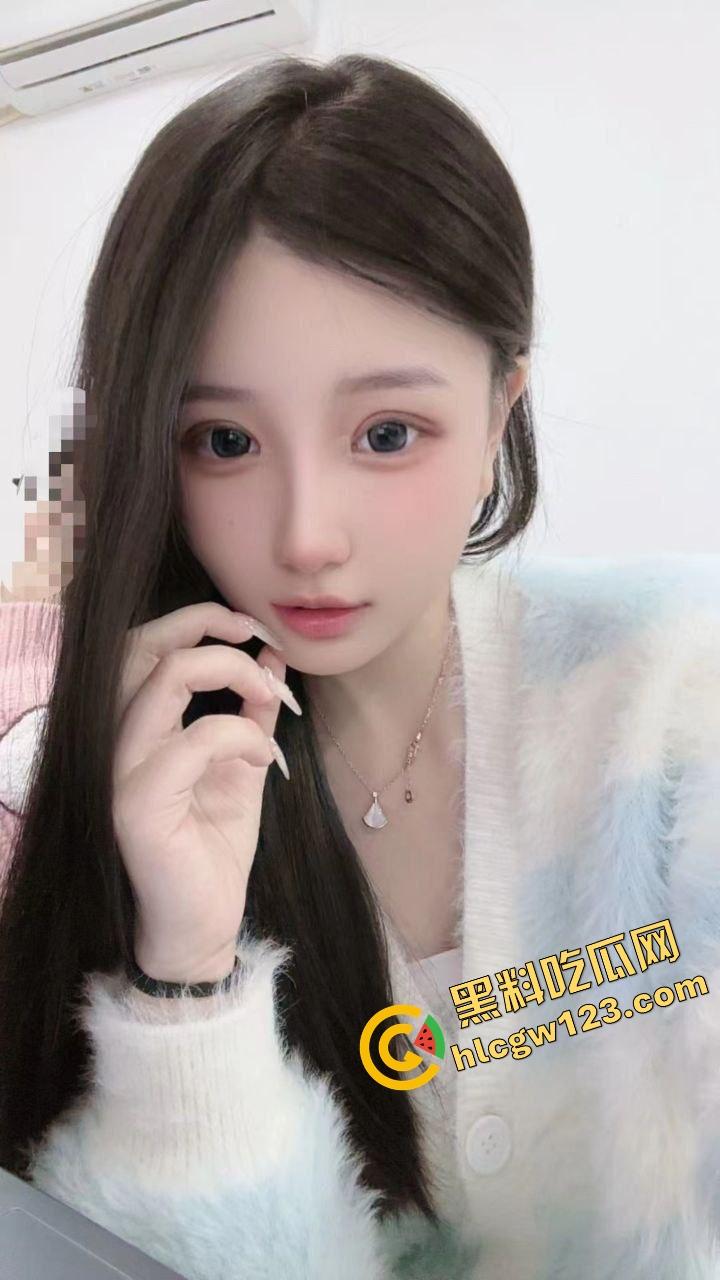 黑料吃瓜粉丝必看,京爷约炮太地道了,匡威妹子桌上一顿啪啪啪,就是不给看逼有点不厚道了!-6