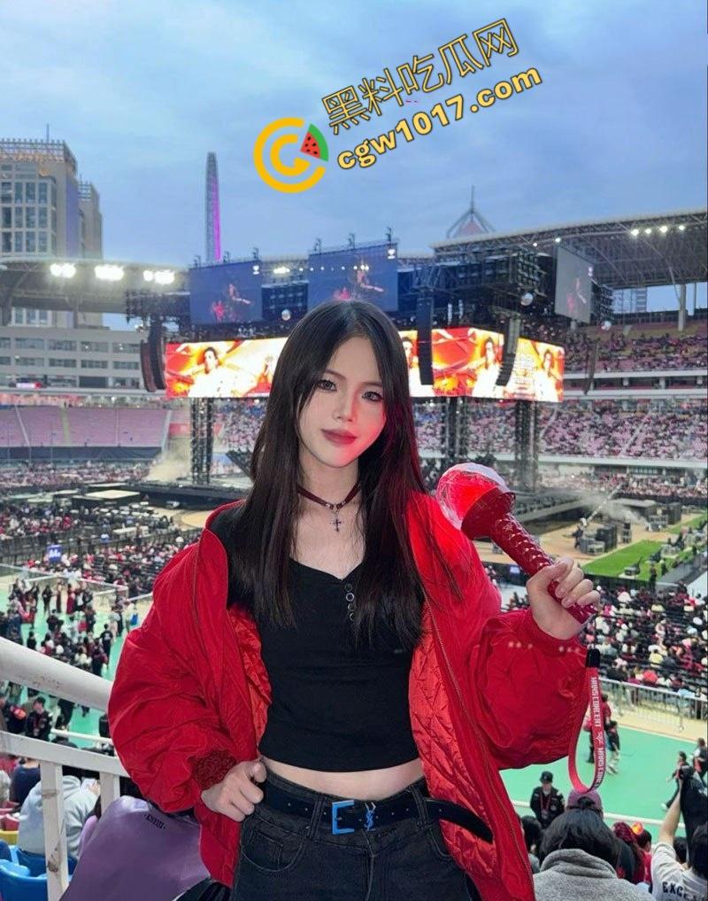 猛捅金融艳女！银行职员升职秘籍：深喉巨棒，翘臀翻滚，领导狂插爆鸡，人前淑女人后荡妇，极致淫乱视频曝光！-8