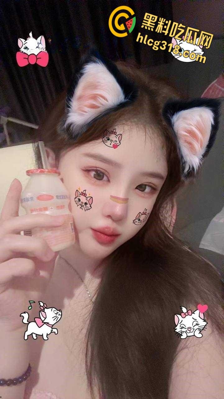 抖音网红小妍真名【费炫裴】，在重庆干直播与老公异地分居，耐不住寂寞偷人被老公发现曝光！-3