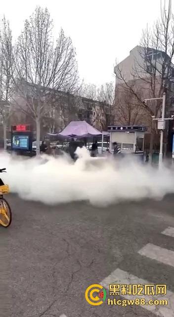 河北工业大学惊天血案，博士生不堪压榨持刀砍导师，门外爆发激烈冲突，学术奴役把人逼疯了！-1