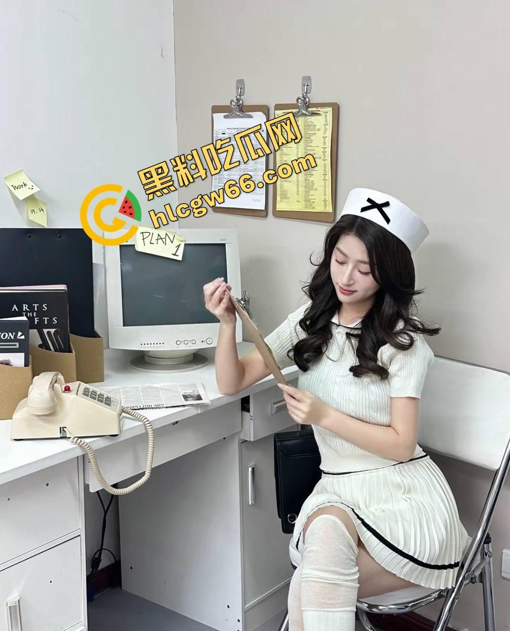 济南反差美少女『李甜甜』自愿献身领导，COS护士小女仆一条龙，白天是秘书，晚上成高级炮架！-3