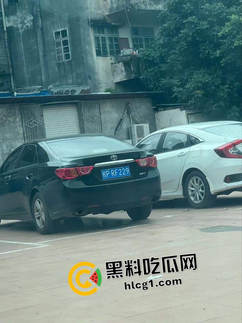 防城港大瓜！出轨小六岁小三被上门捉奸 打的头破血流还一脸不服-2