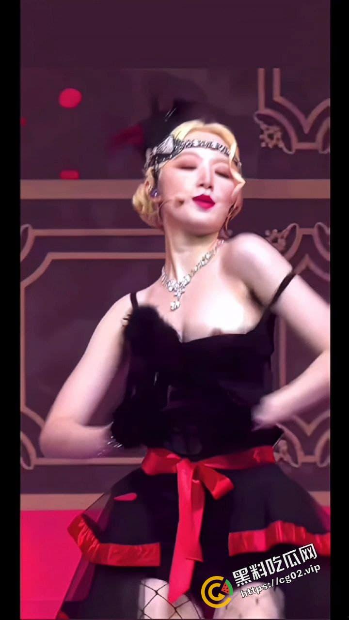 韩国女团 (G) I-DLE 台湾成员 叶舒华 露奶秀 跳舞时动作太大不慎漏点 现场表演真空上阵  褐色乳头小奶一览无余-7