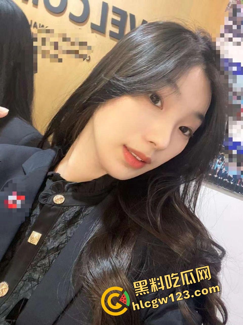 海角乱伦大神狂操干妈，口爆樱桃小嘴灌满浓精吞下，甜品蛋糕引诱后嫩逼猛抽，母子情深爽得狠！-6