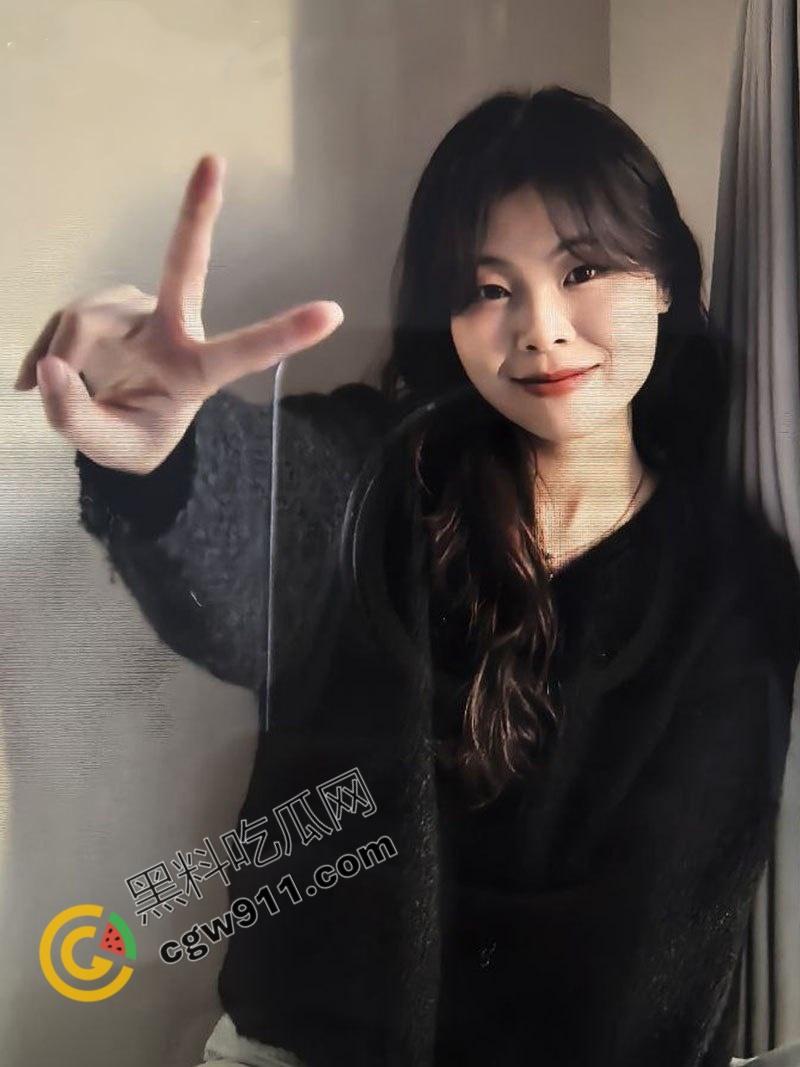 河南许昌新婚小夫妇婚假激情视频泄密！巨乳新娘情趣撩人，丈夫猛攻嫩穴，销魂呻吟震撼全网-2