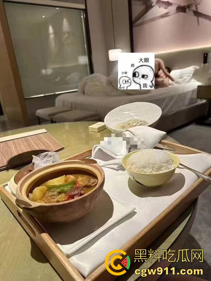 绿帽上门女婿自爆，结婚日岳父代替洞房，老婆外出深圳玩群p，怀着孕回来结婚，性感白富美竟是个乱伦淫娃！-7