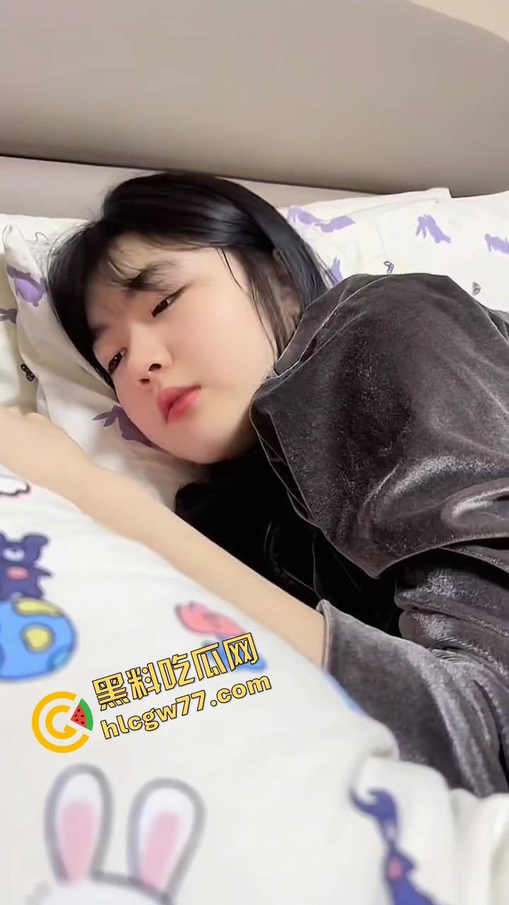 足控晚癌晚期患者现场发疯，明明有骚逼不草，非要拿脚打胶，精液都委屈！-4