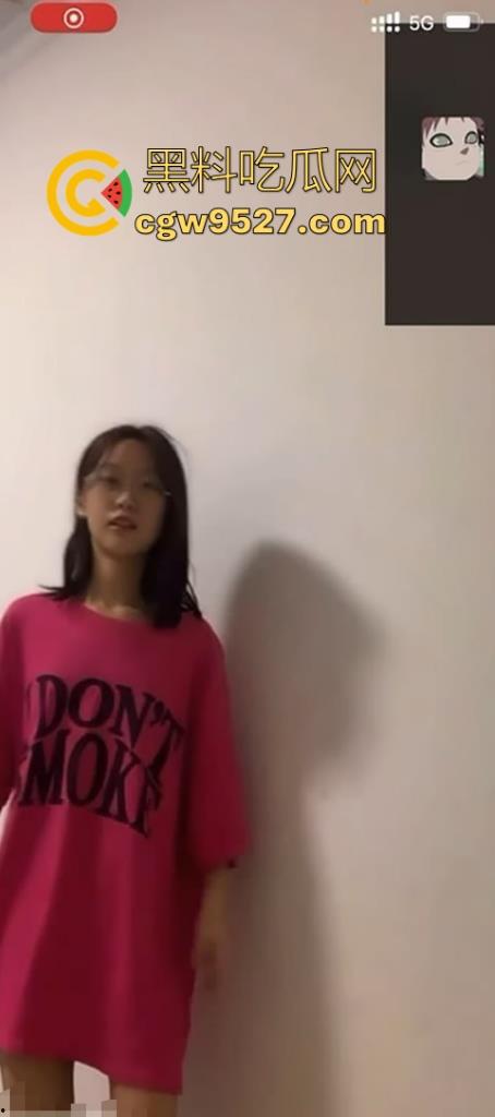 山东省蓬莱第二中学,40岁男老师和学生搞在一起,自拍性爱视频泄露曝光,你情我愿奈何不了,这草吃的真嫩啊!-3