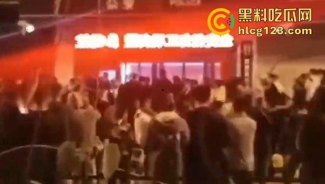 山西阳曲校园霸凌四五人围殴一女生，还威胁下跪？简直无法无天！-10