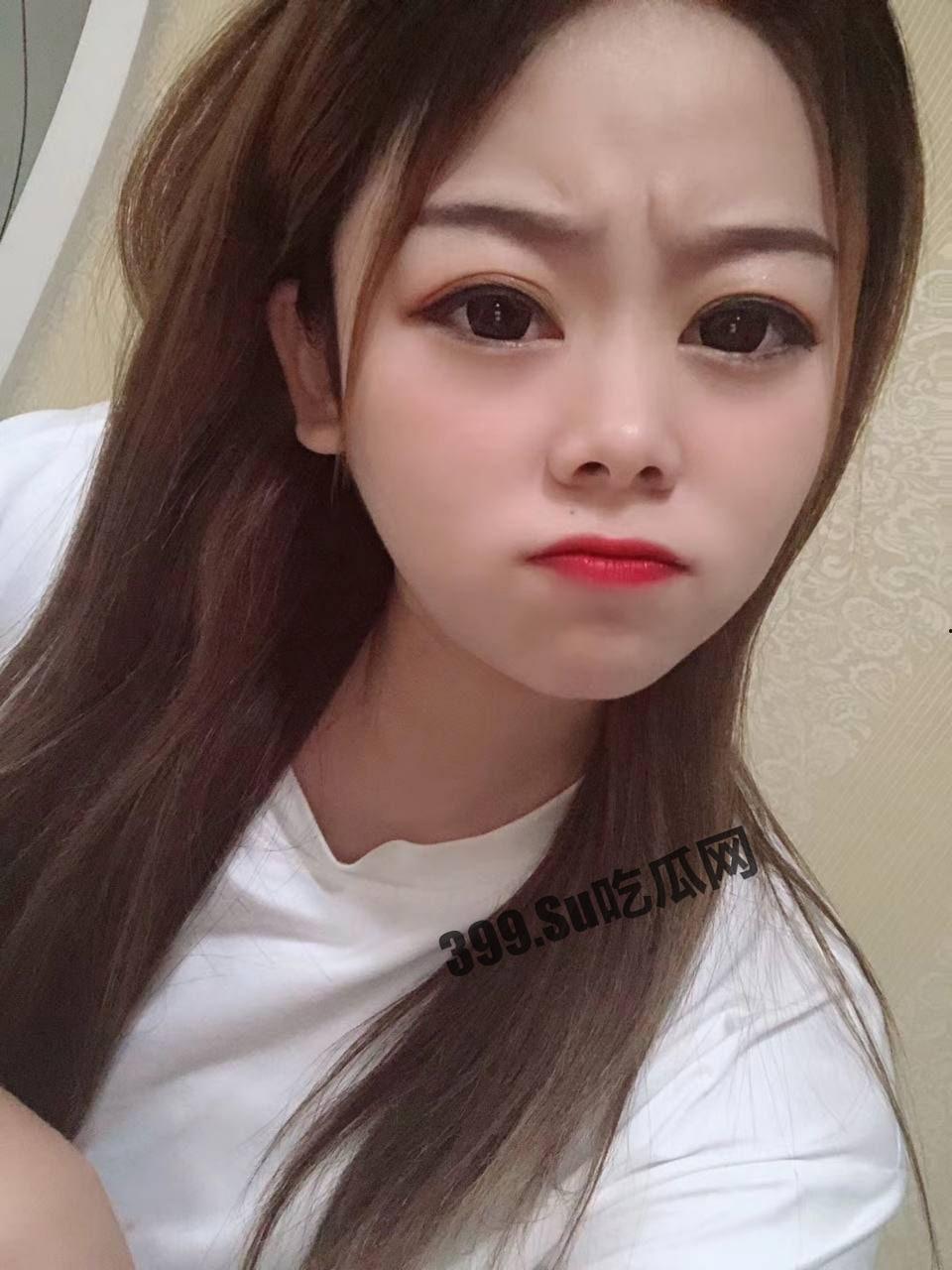 网友投稿 可爱型熟女人妻 裸聊自拍视频被渣男曝光-2