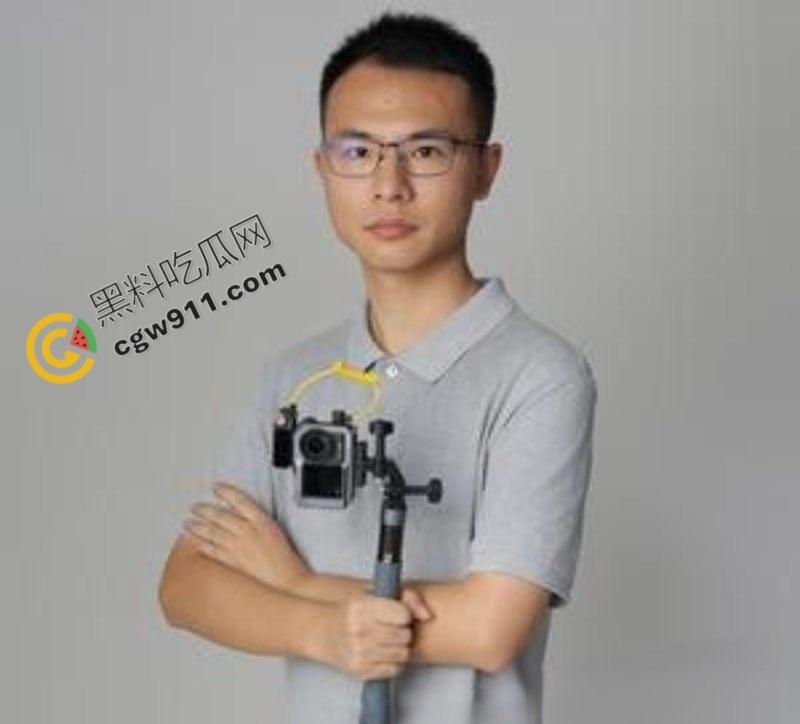 河南抖音博主【户晨风】酒店厕所大战女粉丝视频流出！白皙肌肤美乳乱颤，疯传全网激起狂潮！-3