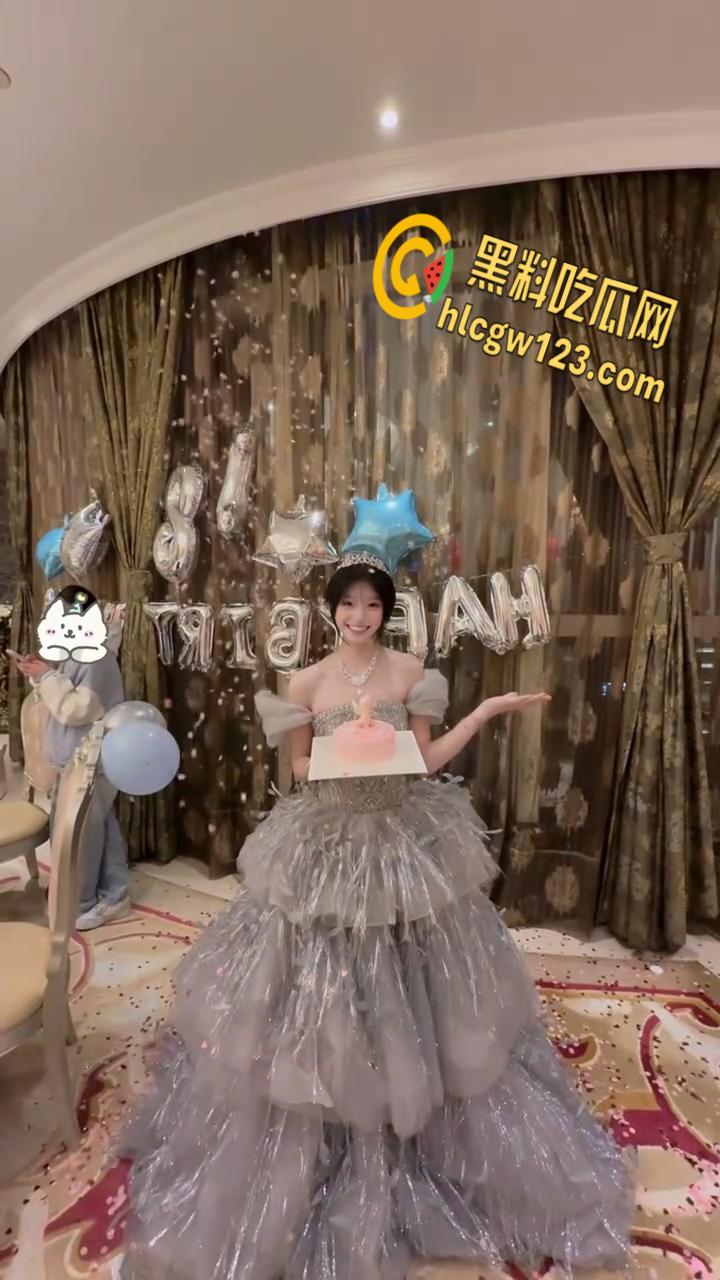 抖音娇嫩学妹【大潘大潘】，与男友酒店做爱被偷拍，后入爆插骚骚的的声音很动听!-4