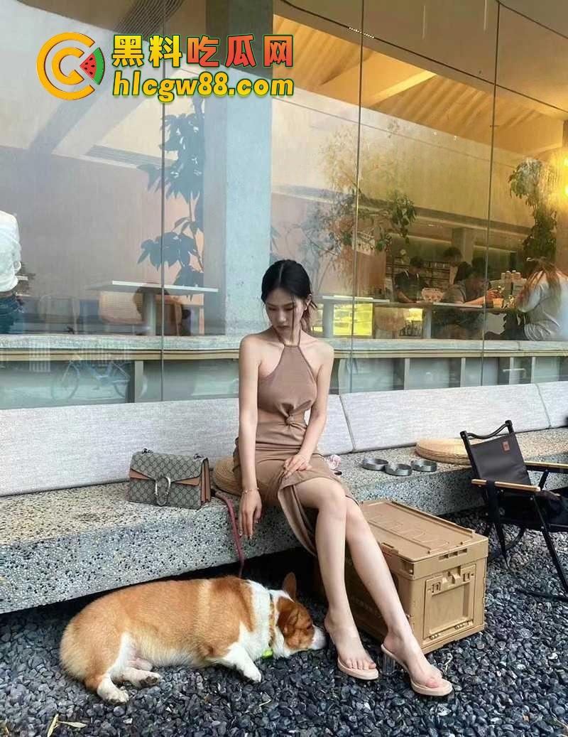 北京大一JK女仆兼职妹『刘婉玉』微信撩两周成功骗炮，白丝嫩妹被后入操哭，奶子上全是精！-4