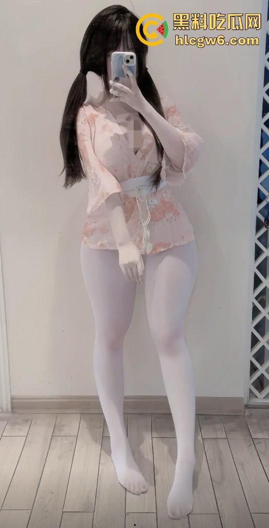 抖音巨乳女神『美田优U子』清纯脸超级奶堪称人间打奶机，大尺度外网福利全泄露，这对奶子简直大到能当靠枕！-12