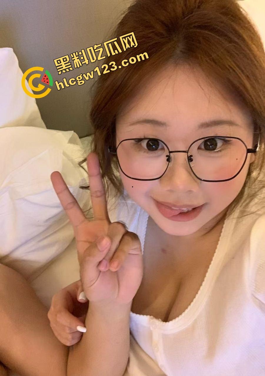 南宁财大【李婉】初恋脸装天使，床上脱衣比蟒蛇，奶像山臀像桶，又白又嫩又会叫的爆奶肥臀！-7